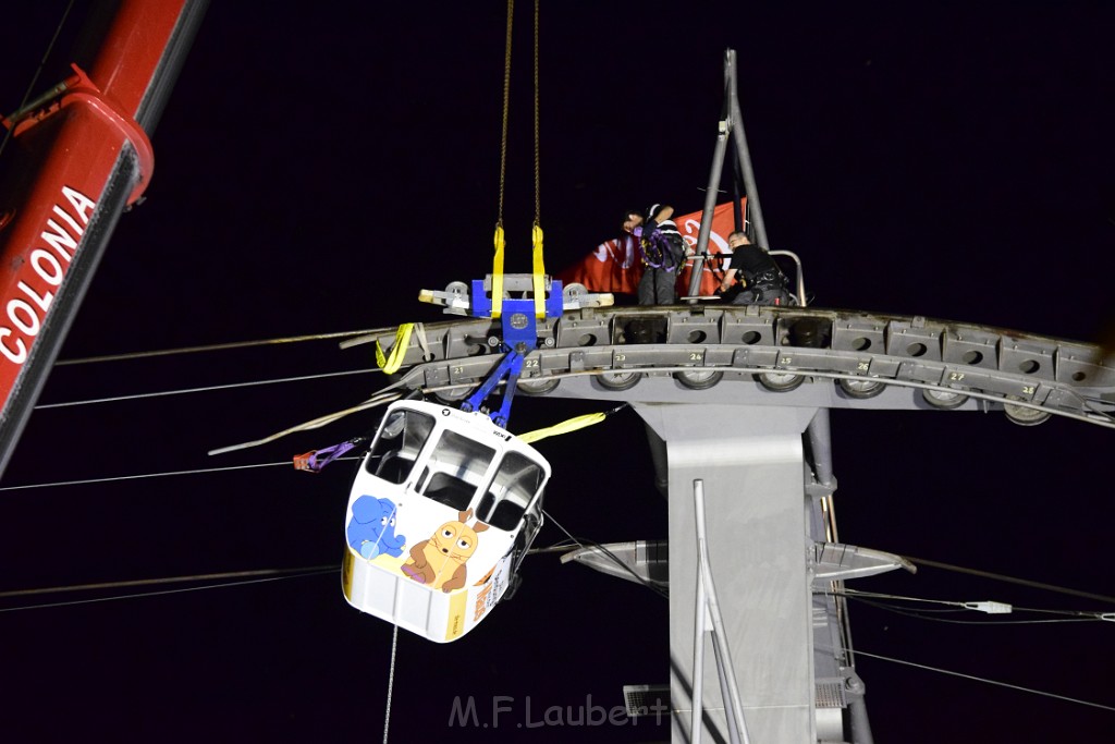 Koelner Seilbahn Gondel blieb haengen Koeln Linksrheinisch P907.JPG - Miklos Laubert